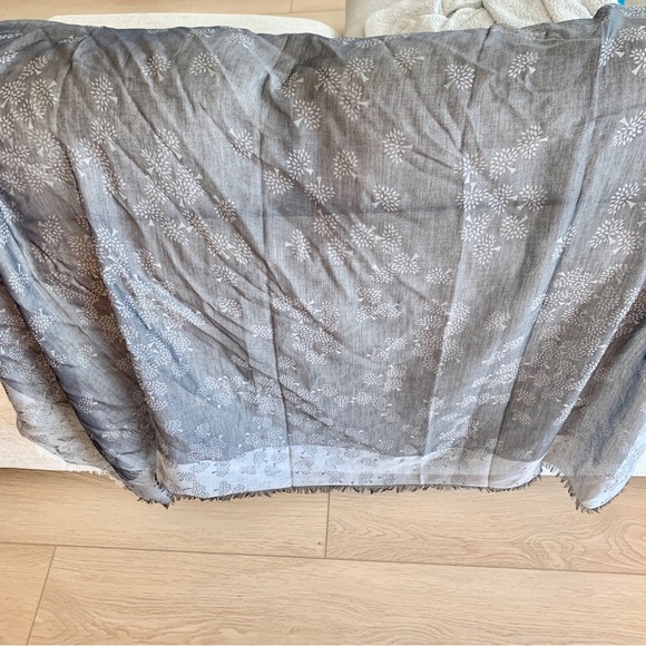 [🌟 PRICE FIRM] Mulberry Gray Tamara Square 140 Large Cotton Scarf Wrap Shawl - Picture 5 of 7